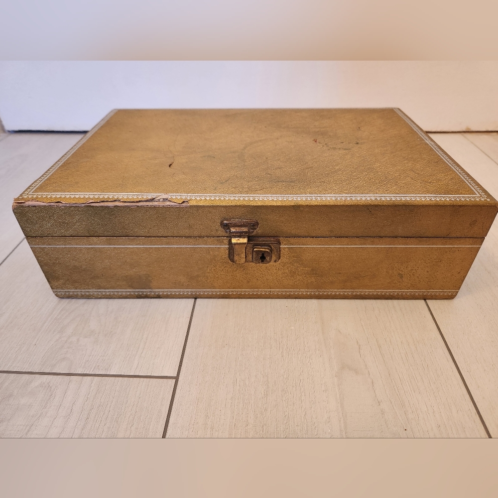 ✨️Vintage Golden MELE 60's Jewelry Box✨️